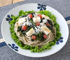 豆腐としらすのサラダそば