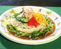 カニかまのツナサラダうどん